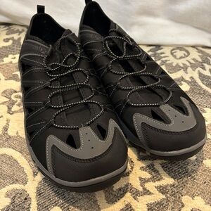 Eddie Bauer Mens shoes size 11 EXCELLENT CONDITION